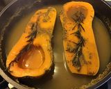 Une image de l'étape 4 de Courge butternut « Halloween » farcies épinards crème et parmesan.