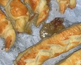 Foto langkah ke 4 dari resep Beef Sausage Roll.
