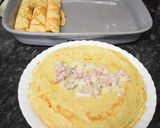 A picture of step 2 of Ham and mushroom baked pancake.