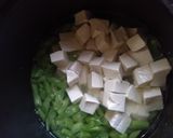 Foto langkah ke 3 dari resep Sup buncis tahu.