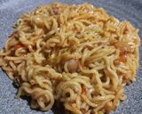 Foto langkah ke 3 dari resep Indomie Goreng Versi Simpel tapi Bikin Nagih😋.