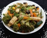 A picture of step 5 of Vegetable Salad with Sesame and Honey.