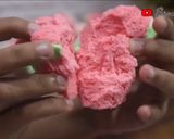 Foto langkah ke 7 dari resep Bolu kukus mekar semangka super lembut.