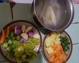 Foto langkah ke 2 dari resep Sup Ayam Asam Pedas.