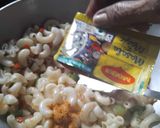 A picture of step 3 of Masala Macaroni.