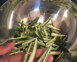 A picture of step 1 of Indian style okra (Vegan).
