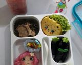 Foto langkah ke 5 dari resep Mommy bento shopkins bakut sayur asin.