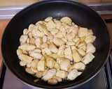 Foto del paso 1 de la receta: Pollo con almendras