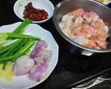A picture of step 1 of Stir fry chicken and fermented red bean paste.
