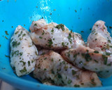 Foto del paso 2 de la receta: Alitas de pollo y patatas a las especias