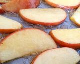 Foto del paso 1 de la receta: 🍎 Manzanas a la sartén con miel 🍯 y trocitos de manteca 🧈