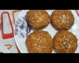 A picture of step 2 of Crispy onion rings pakoda.