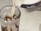 चाॅकलेट मिल्क शेक (chocolate milkshake recipe in marathi)
