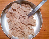 Foto del paso 3 de la receta: Recetas fáciles yogur con cereales y gotas de chocolate