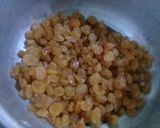 صورة لخطوة 2 من وصفة الزبيب مرقة بالعسل 🍯