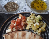 Foto del paso 6 de la receta: Brunch de ensalada de tomate y queso y revuelto de calabacín