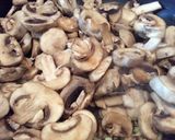 A picture of step 4 of Garlic Creamed Mushrooms.