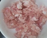 Hình bước làm 2 của món Bò hầm hạt sen bắp khoai tây chả cá