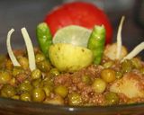 A picture of step 3 of Alo keema matar.