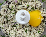 Foto del paso 4 de la receta: Nuggets pollo y quinoa estilo falafel