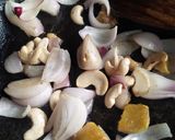 मशरूम विद एप्पल एंड मखाना (mushroom with apple and makhana recipe in Hindi) रेसिपी चरण 3 फोटो