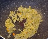Foto langkah ke 3 dari resep Nasi Goreng Telur Dadar.