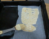 Foto del paso 7 de la receta: Calavera de hojaldre con dulce de leche