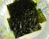 A picture of step 1 of Seaweed Fried Rice.