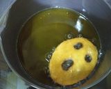 A picture of step 4 of Ghost Donuts.