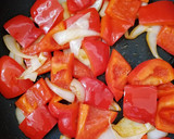 Foto del paso 1 de la receta: Coliflor en salsa de pimiento 🍲🧡(apta para keto)