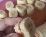 Foto langkah ke 2 dari resep #310.Frozen Chocolate-Dipped Peanut Banana Bites (3 items Only).