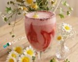 صورة لخطوة 1 من وصفة ميلك شيك الفراولة 🍓 Strawberry Milkshake