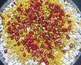 A picture of step 2 of Dhani Daliya Bhel.