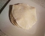 Foto del paso 15 de la receta: Dumplings caseros rellenos de ternera, bacon y cebolleta 🥟