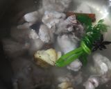 Foto langkah ke 3 dari resep 1004. Sup Ayam Rempah Simpel.