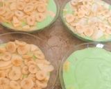 A picture of step 6 of Fruit Trifle.