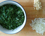 Foto del paso 1 de la receta: Tallarines con pollo a lo verde