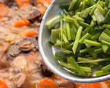 Foto langkah ke 7 dari resep Tumis Lobak Jamur Wortel Ayam Giling.