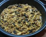 Foto del paso 4 de la receta: Fideos con secreto ibérico, panceta, setas y trufa negra