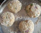 A picture of step 3 of Murmura tikki.