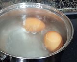 Foto del paso 1 de la receta Huevos rellenos con paté