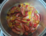 Foto del paso 2 de la receta: Mermelada de frutillas y naranja