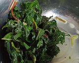 Foto langkah ke 3 dari resep Ayam daun singkong masak kecombrang.