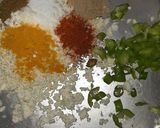 A picture of step 2 of Bread paneer cheesy pockets.