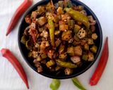 A picture of step 5 of Red ladies finger stir fry.