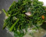 Foto langkah ke 4 dari resep Tumis Kangkung Saus Tiram.