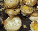 Foto langkah ke 11 dari resep Telur Rebus Krispi Saos Mentega.