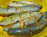 Hình bước làm 1 của món Cá Chạch chiên giòn chấm mắm me