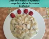 Foto del paso 11 de la receta: Gnocchi o Ñoquis de patatas con pollo, calabacín y salsa bechamel
