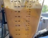 A picture of step 4 of Mango Shake.